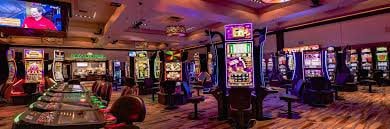 hdltoto unified platform showing slot games live casino and sportsbook offerings